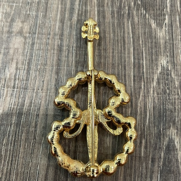 Violin in Glass Pearls Brooch - Picture 2 of 2